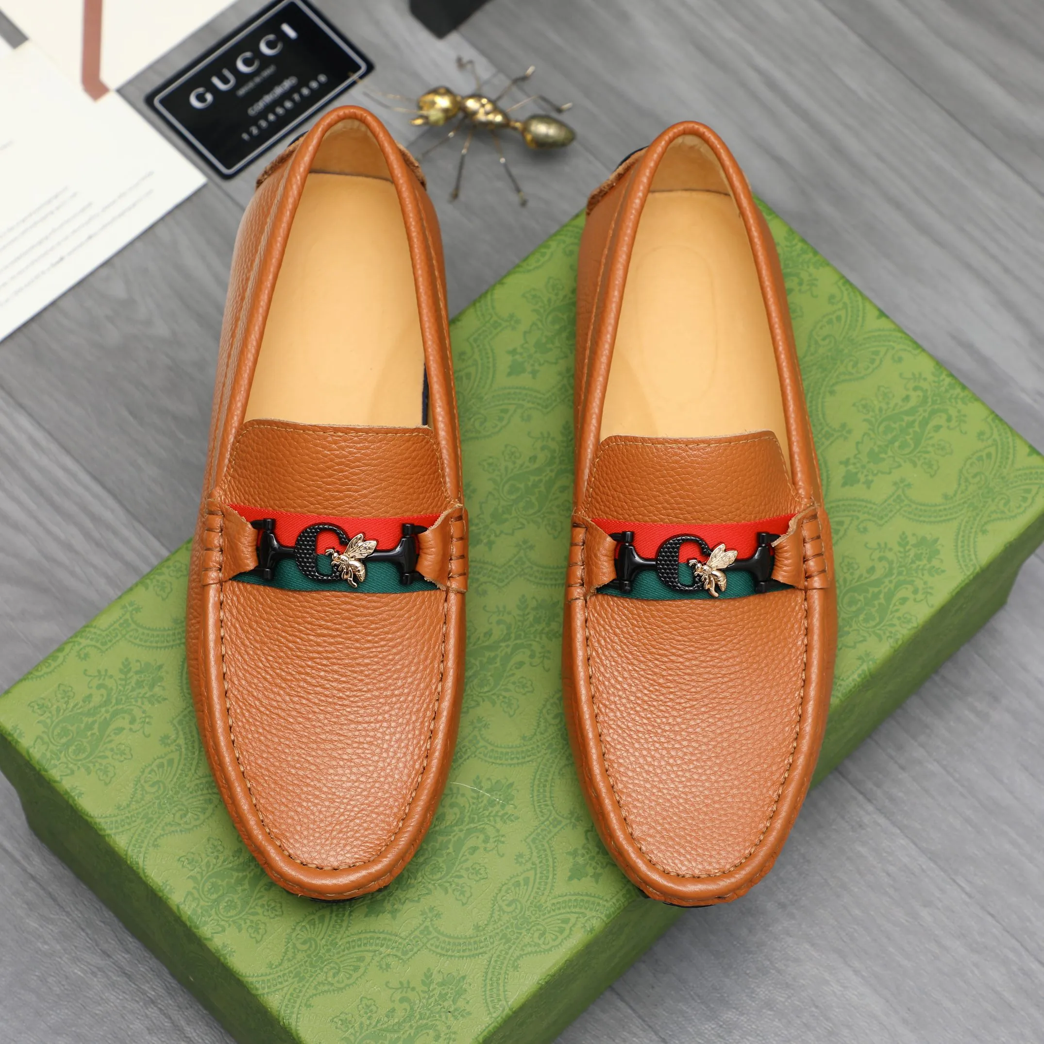 Men's shoes 💰360 Product trademark: GUCCI "Gucci" casual slip-on men's shoes Regular size: 38-45 Product materials: Selected pebbled cowhide upper, pigskin lining, rubber outsole